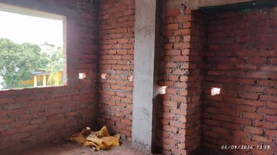 Bedroom Image of 710 Sq.ft 2 BHK Apartment / Flat for sale in Paschim Putiary Kolkata for Rs. 3000000