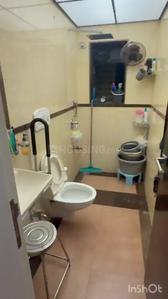 Bathroom Image of 2760 Sq.ft 4 BHK Apartment / Flat for sale in Sahyadri Tower, Malad East Mumbai for Rs. 80000000