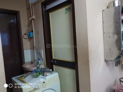 Bathroom Image of 700 Sq.ft 2 BHK Apartment / Flat for rent in Manganwlarpeth Kolhapur for Rs. 13000