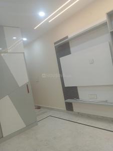 Bedroom Image of 900 Sq.ft 3 BHK Builder Floor for sale in Shalimar Bagh New Delhi for Rs. 16500000