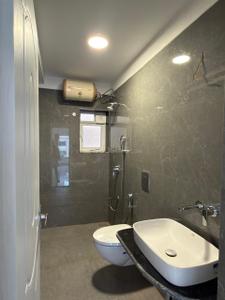 Bathroom Image of 1160 Sq.ft 2 BHK Apartment / Flat for rent in Sangolda Goa for Rs. 65000