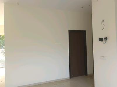 Living Room Image of 2906 Sq.ft 3 BHK Apartment / Flat for sale in BPTP Amstoria , Sector 102 Gurgaon for Rs. 28100000