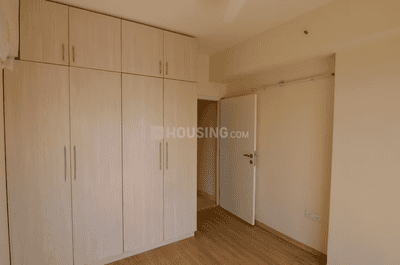 Bedroom Image of 1800 Sq.ft 3 BHK Apartment / Flat for sale in DLF Regal Gardens, Sector 90 Gurgaon for Rs. 22000000
