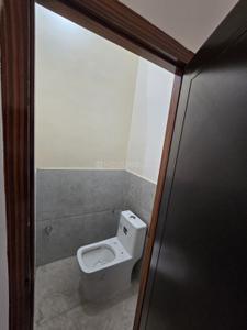Bathroom Image of 1500 Sq.ft 2 BHK Builder Floor for rent in Line Par Moradabad for Rs. 10000