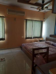 Bedroom Image of 3200 Sq.ft 4 BHK Independent House for rent in Devaditya Group Devaditya Devalayam Bungalows, Ambli Ahmedabad for Rs. 120000
