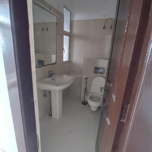 Bathroom Image of 2134 Sq.ft 4 BHK Apartment / Flat for sale in Amrapali Verona Heights, Noida Extension Greater Noida for Rs. 18500000