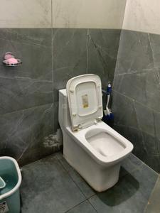 Bathroom Image of 1100 Sq.ft 2 BHK Builder Floor for rent in Pubasasan Bhubaneswar for Rs. 12000