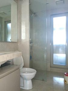 Common Bathroom Image of 1400 Sq.ft 3 BHK Apartment / Flat for rent in Lake Enclave, Hiranandani Estate Thane for Rs. 125000