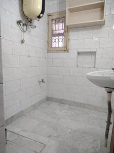 Common Bathroom One Image of 2200 Sq.ft 3 BHK Apartment / Flat for rent in DDA Flats Vasant Kunj, Vasant Kunj New Delhi for Rs. 79000