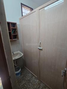 Bathroom Image of 700 Sq.ft 2 BHK Builder Floor for rent in Adambakkam Chennai for Rs. 24000