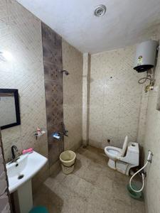Bathroom Image of 400 Sq.ft 1 RK Studio for rent in Sector 47 Noida for Rs. 15000