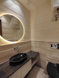 Bathroom Image of 2925 Sq.ft 3 BHK Builder Floor for sale in Defence Colony New Delhi for Rs. 147500000