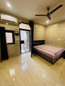 Bedroom Image of 360 Sq.ft 1 RK Builder Floor for rent in Dwarka Mor New Delhi for Rs. 13000