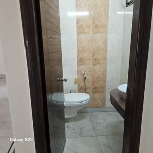 Image of 2800 Sq.ft 4 BHK Builder Floor for rent in Unitech Residency Greens, Sector 46, Gurgaon for Rs. 75000