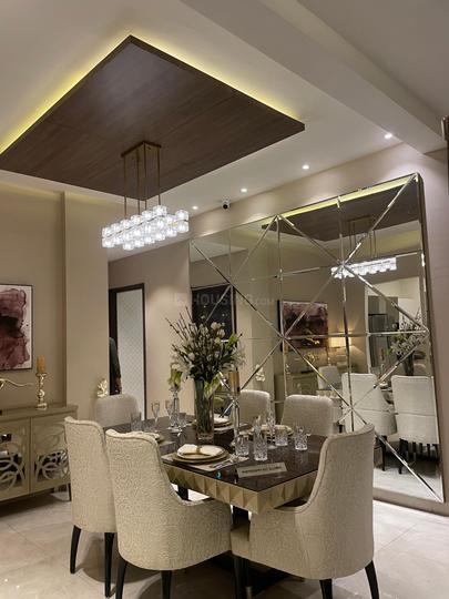 Uptown Skylla Main Image 1