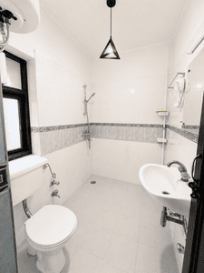 Image of 2200 Sq.ft 3 BHK Builder Floor for rent in New Friends Colony, New Delhi for Rs. 100000