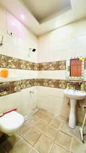 Bathroom Image of 1300 Sq.ft 3 BHK Apartment / Flat for sale in Sector 20 Panchkula for Rs. 8000000