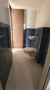 Bathroom Image of 735 Sq.ft 2 BHK Apartment / Flat for sale in Lodha Amara, Kolshet Thane for Rs. 14500000