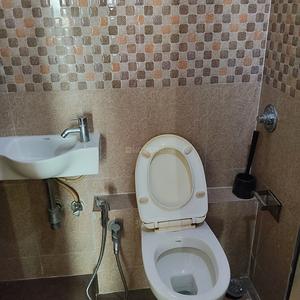 Bathroom Image of 1000 Sq.ft 2 BHK Apartment / Flat for rent in Sunshine Samriddhi Garden Wing C Gulmohar Wing D Deodhar, Bhandup West Mumbai for Rs. 55000