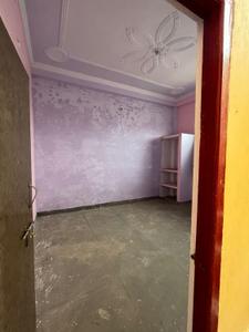 Bedroom Image of 1200 Sq.ft 4 BHK Apartment / Flat for rent in Karim Ganj Lucknow for Rs. 10000
