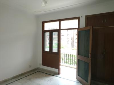 Bedroom Image of 1350 Sq.ft 2 BHK Apartment / Flat for sale in CGHS Sarve Sanjhi Apartments, Sector 9 Dwarka New Delhi for Rs. 22500000