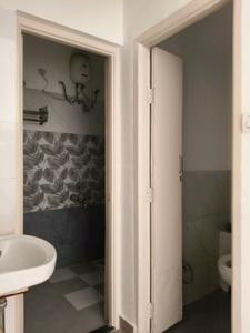 Common Bathroom Image of 630 Sq.ft 1 BHK Apartment / Flat for sale in Goel Ganga Atharva Ganga, Pashan Pune for Rs. 5400000