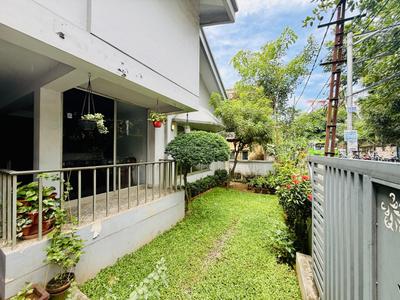 Balcony Image of 2500 Sq.ft 4 BHK Independent House for sale in M.G. Road Kochi for Rs. 80000000