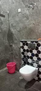 Bathroom Image of 1500 Sq.ft 2 BHK Independent House for rent in Emaar Jaipur Green Extension Vaikunth New, Jhanyee Jaipur for Rs. 16500