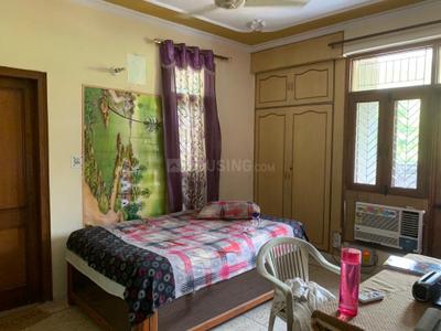 Bedroom Image of 1850 Sq.ft 3 BHK Apartment / Flat for rent in Vishnu Garden New Delhi for Rs. 50000