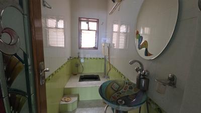 Bathroom Image of 1300 Sq.ft 3 BHK Apartment / Flat for rent in Central Street Camp Pune for Rs. 55000