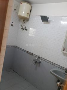 Bathroom Image of 1750 Sq.ft 3 BHK Apartment / Flat for rent in Nungambakkam Chennai for Rs. 50000
