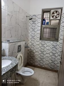 Bathroom Image of 900 Sq.ft 1 BHK Independent House for rent in Sector 46 Gurgaon for Rs. 22000