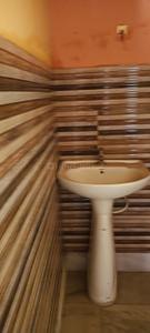 Bathroom Image of 850 Sq.ft 2 BHK Apartment / Flat for rent in Airport Gate no. 1 Kolkata for Rs. 11500