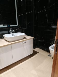 Bathroom Image of 2340 Sq.ft 4 BHK Builder Floor for sale in Safdarjung Development Area New Delhi for Rs. 130000000