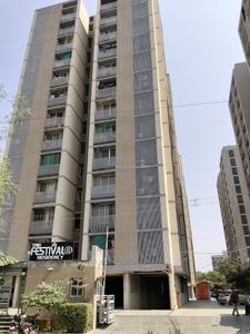 Building Image of 1557 Sq.ft 3 BHK Apartment / Flat for rent in Festival Residency 2, Vaishno Devi Circle Ahmedabad for Rs. 23000