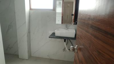 Bathroom Image of 1500 Sq.ft 1 RK Builder Floor for rent in Sector 46 Gurgaon for Rs. 30000
