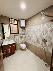 Bathroom Image of 700 Sq.ft 2 BHK Builder Floor for rent in Sultanpur New Delhi for Rs. 25000