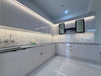 Kitchen Image of 2130 Sq.ft 4 BHK Apartment / Flat for rent in Amrapali Verona Heights, Noida Extension Greater Noida for Rs. 35000