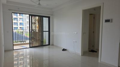 Living Room Image of 980 Sq.ft 2 BHK Apartment / Flat for sale in Amanora Gold Towers, Hadapsar Pune for Rs. 12000000