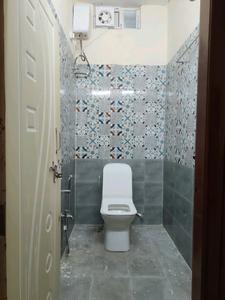 Common Bathroom Image of 600 Sq.ft 1 BHK Apartment / Flat for rent in Kondapur Hyderabad for Rs. 25000