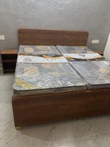 1 RK Independent Builder Floor
