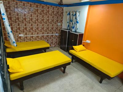 Bedroom Image of Aashiq Boys and girls PG in Fatehgunj, Vadodara