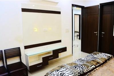 Bedroom Image of 1200 Sq.ft 3 BHK Builder Floor for rent in Rajouri Garden New Delhi for Rs. 50000