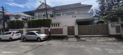 Image of 5000 Sq.ft 3.5 BHK Independent House for sale in M.G. Road, Kochi for Rs. 50000000