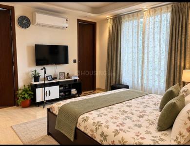 Bedroom Image of 2100 Sq.ft 2 BHK Builder Floor for rent in New Friends Colony New Delhi for Rs. 200000