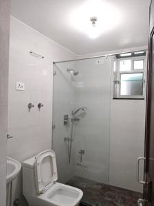 Common Bathroom One Image of 2000 Sq.ft 3 BHK Apartment / Flat for sale in Sector 7 Dwarka New Delhi for Rs. 24900000
