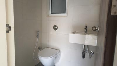 Bathroom Image of 725 Sq.ft 1 BHK Apartment / Flat for sale in Ashar Arize, Kalwa Thane for Rs. 9850000