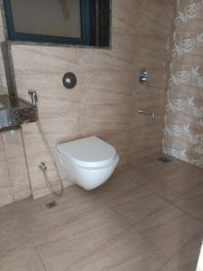 Common Bathroom Image of 1000 Sq.ft 2 BHK Apartment / Flat for sale in Amanora Gold Towers 44 45 And 46, Hadapsar Pune for Rs. 12000000