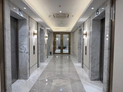 Lift Image of 2300 Sq.ft 3.5 BHK Apartment / Flat for rent in DLF One Midtown, Karampura New Delhi for Rs. 99900