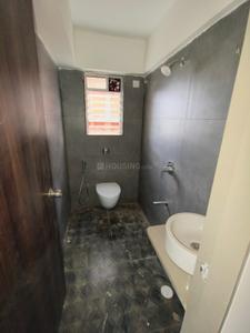 Bathroom Image of 1250 Sq.ft 3 BHK Apartment / Flat for rent in Santacruz East Mumbai for Rs. 110000